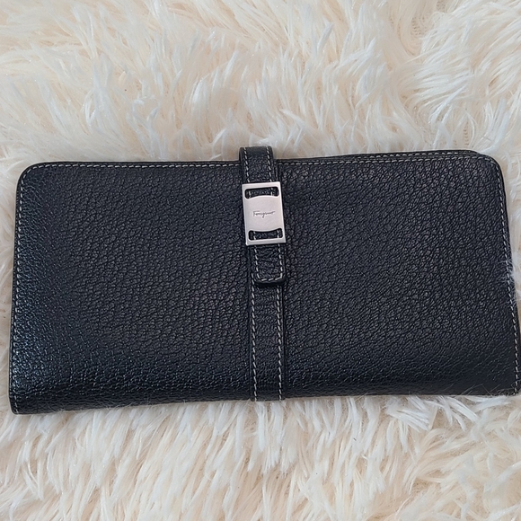 EUC Salvatore Ferragamo Black Pebbled Leather Wallet with Silver Buckle - Picture 1 of 8
